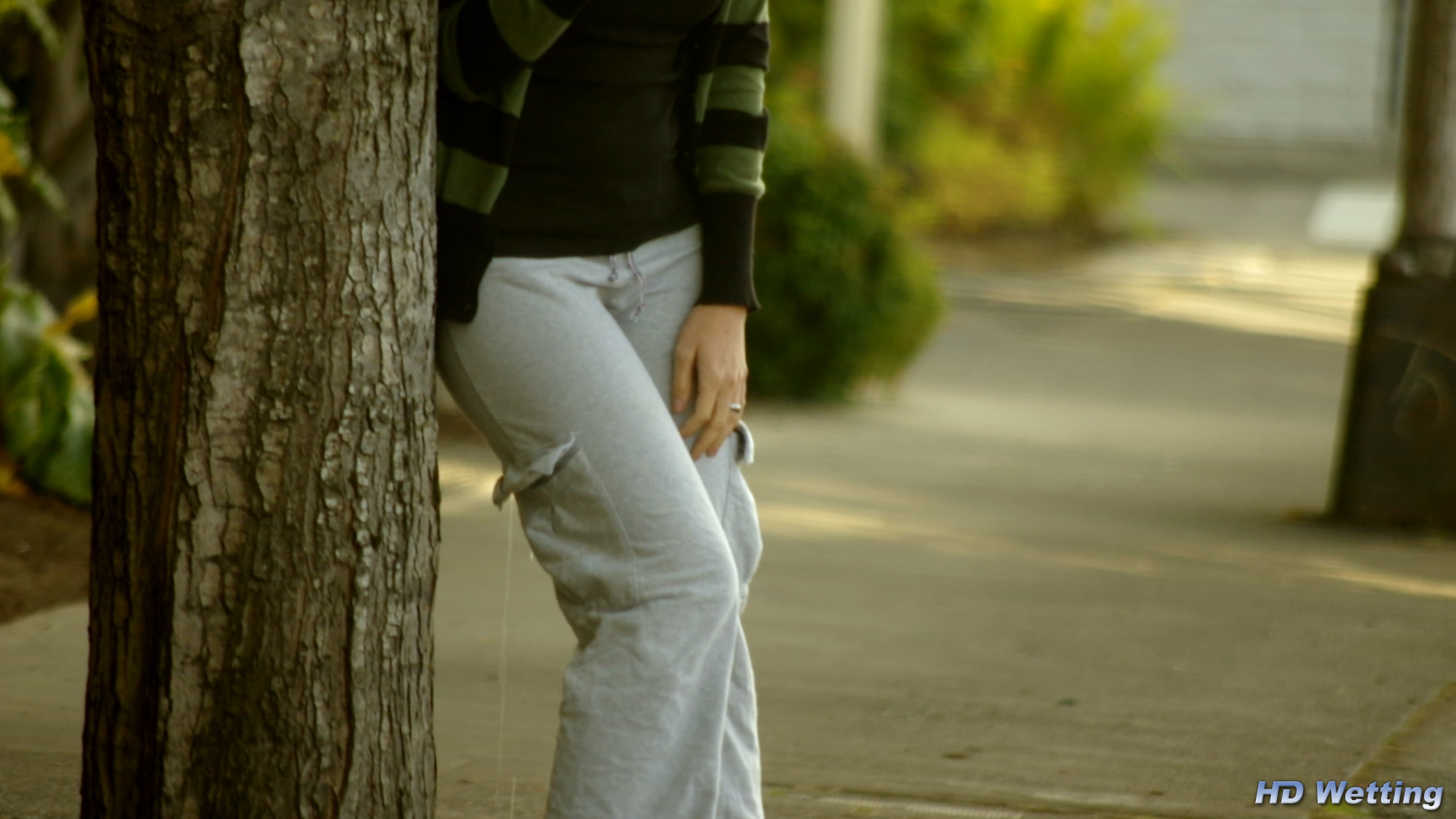 city-6 Starting to leak in her pants