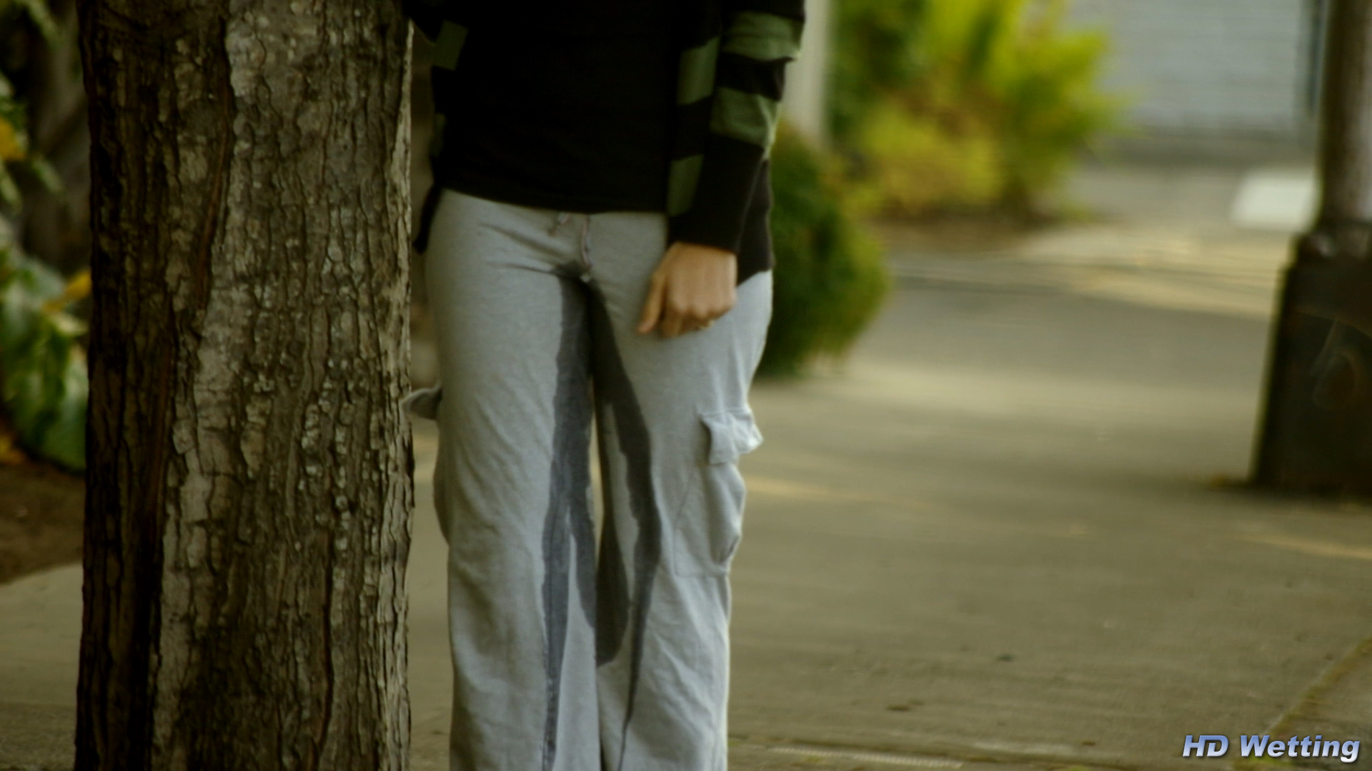 city-9 Wet her pants in public