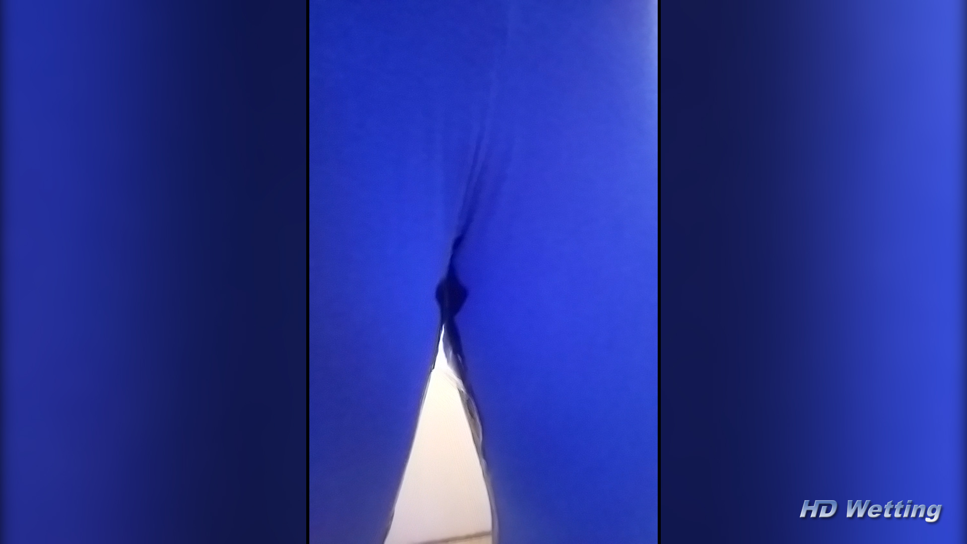 phone-3 Starting to pee in her blue leggings