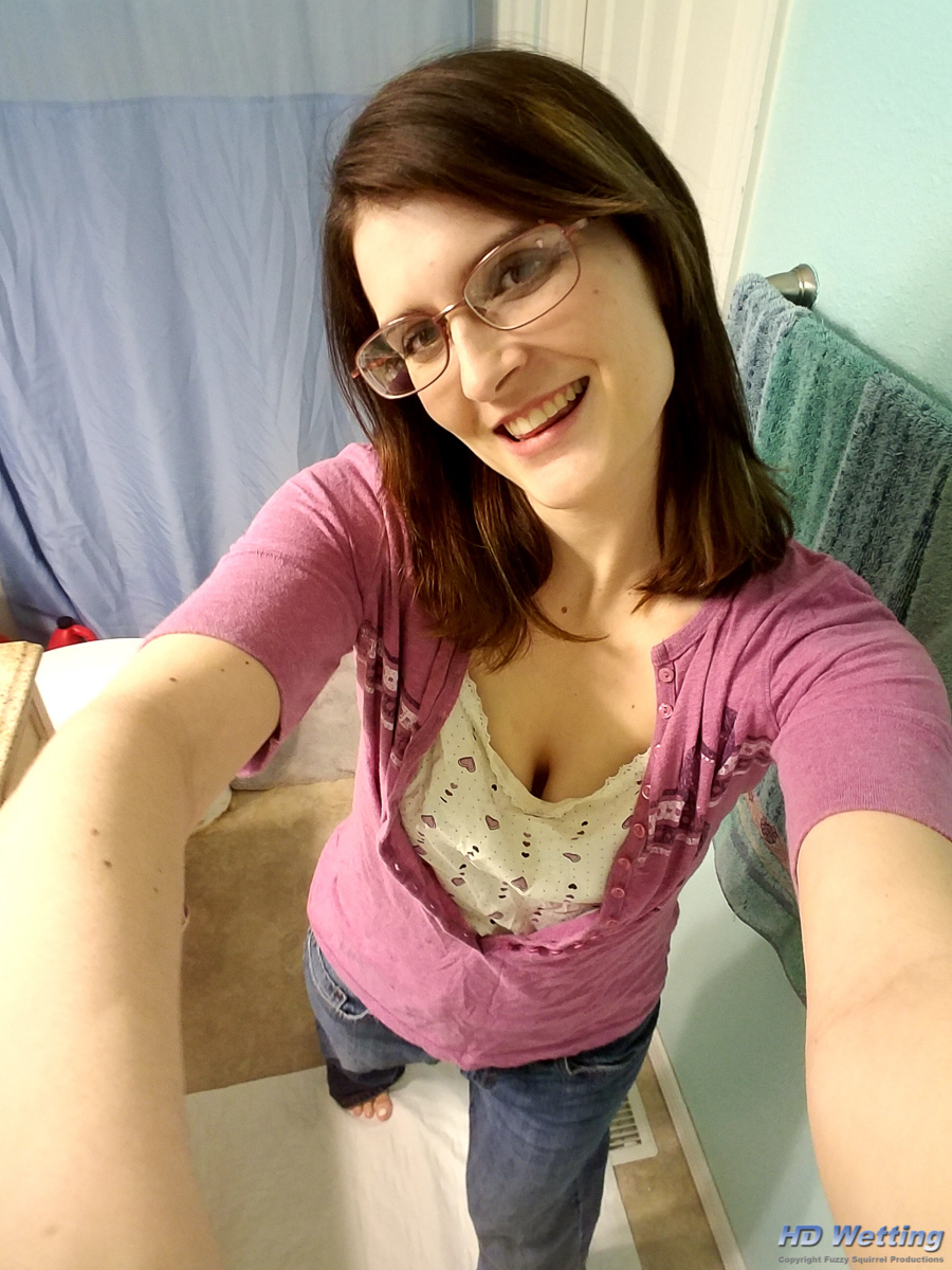 bathroom-171719 Sosha takes a selfie in the bathroom