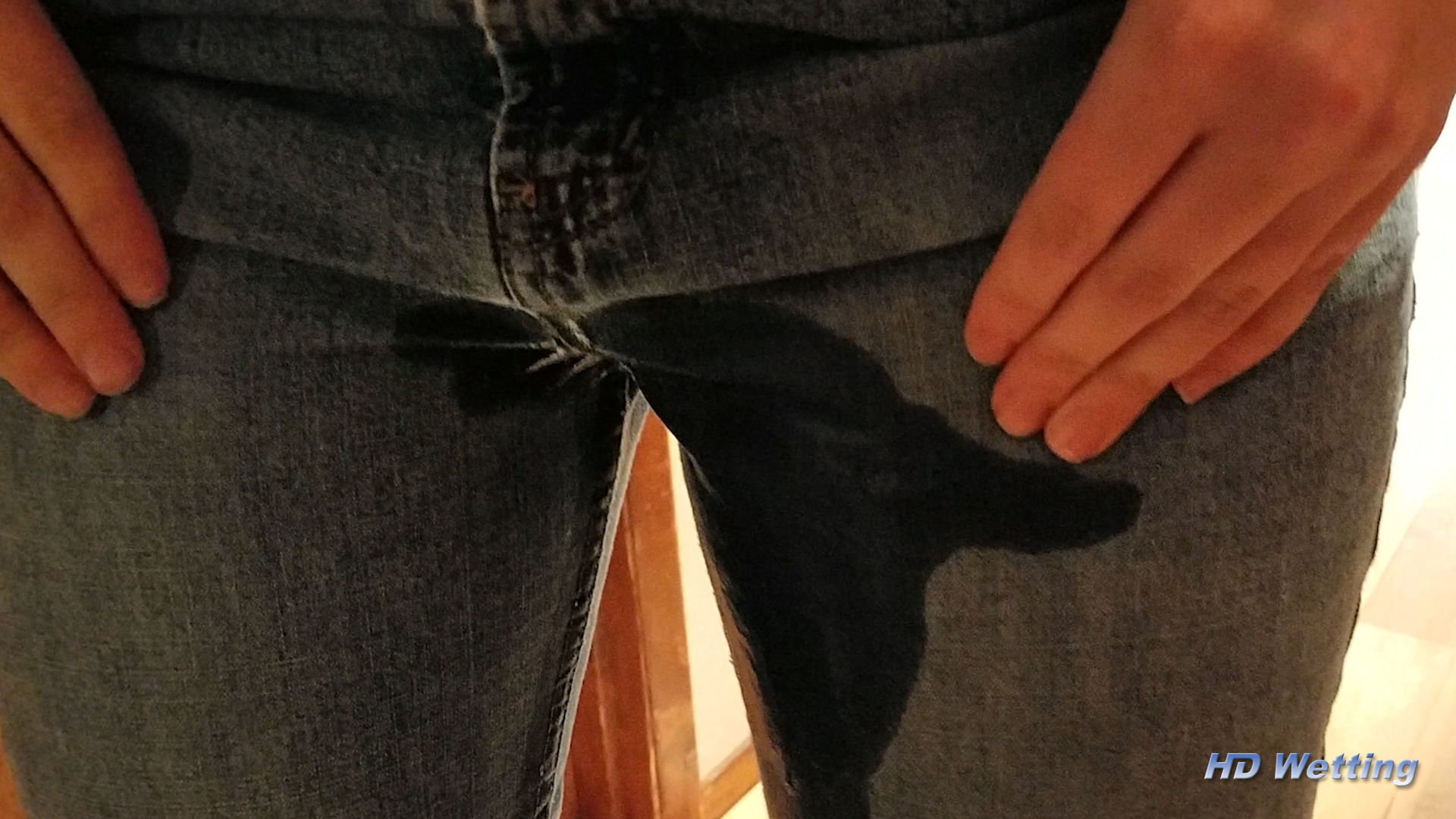 lyra-7 Close up on Lyra's crotch as she starts to pee in her jeans.