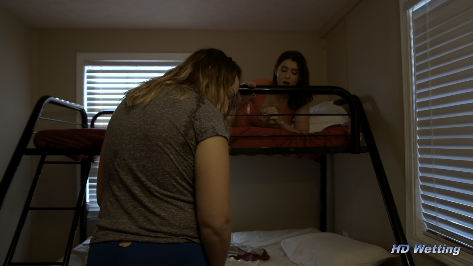 bunk-6 Sosha can't believe she is watching Alisha pee herself.