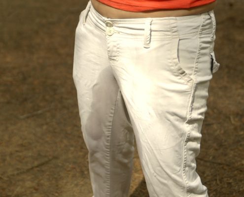 Nikko wets her pants
