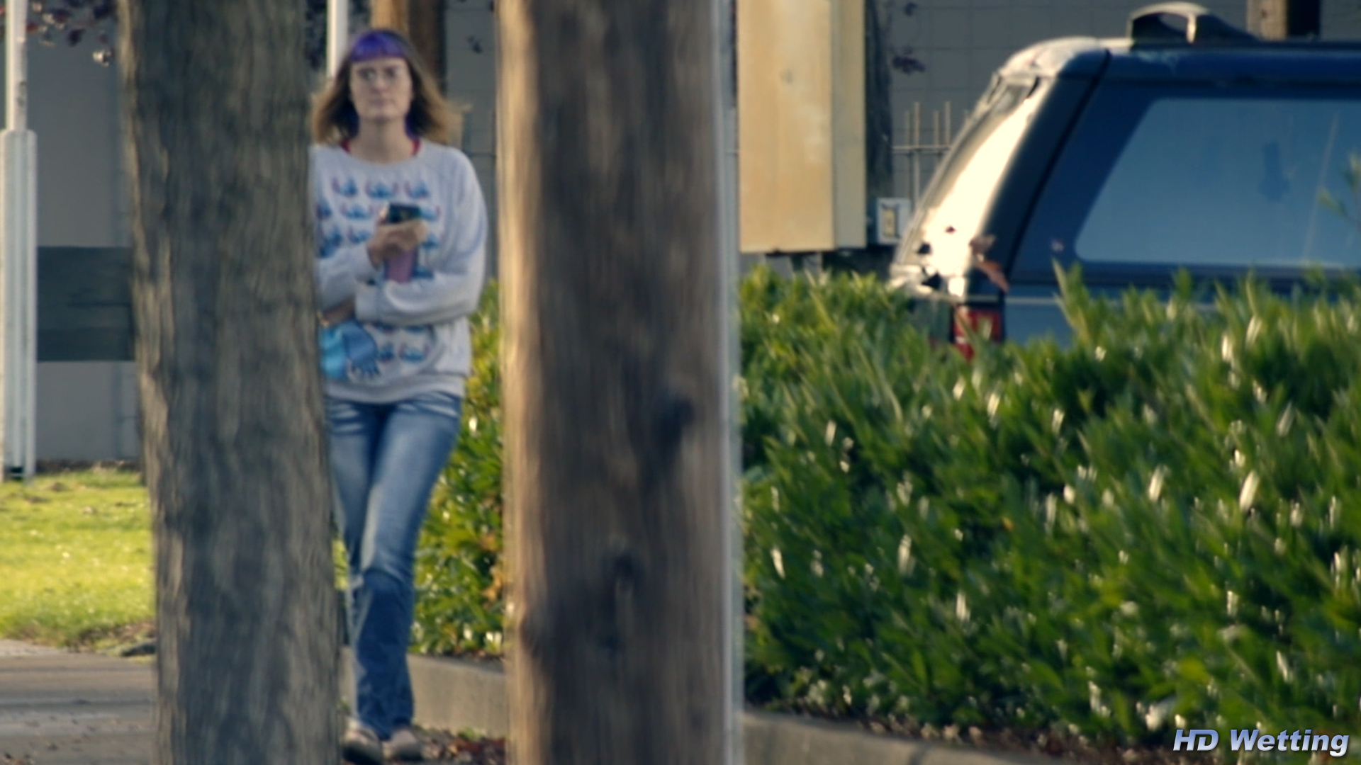 texting-2 Desperate to pee and playing on her phone