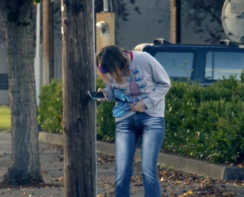 Sosha wets her pants in public while texting