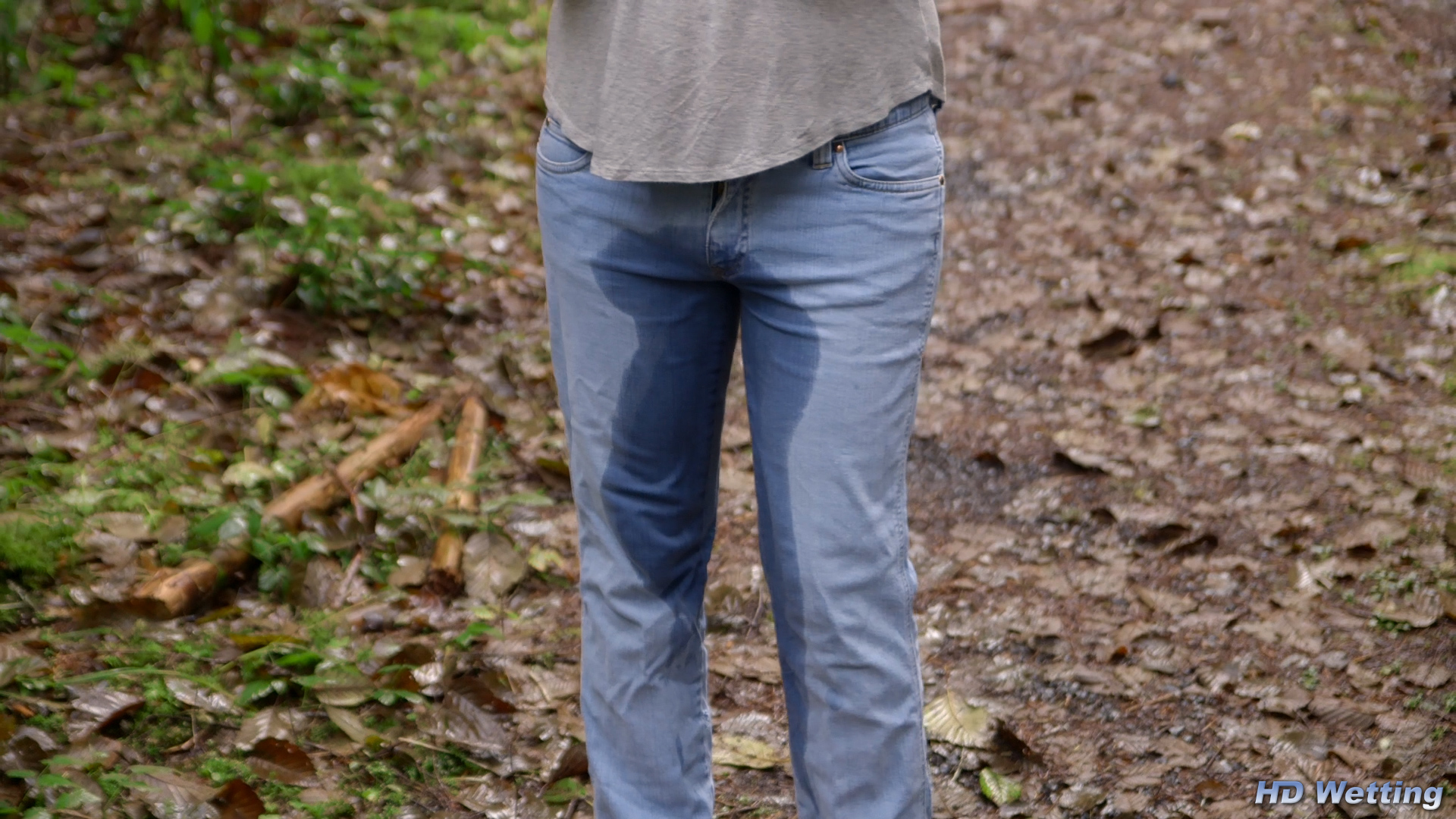 melissa-9 Wetting her pants