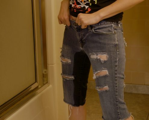 Sosha intentionally pees in her jeans.