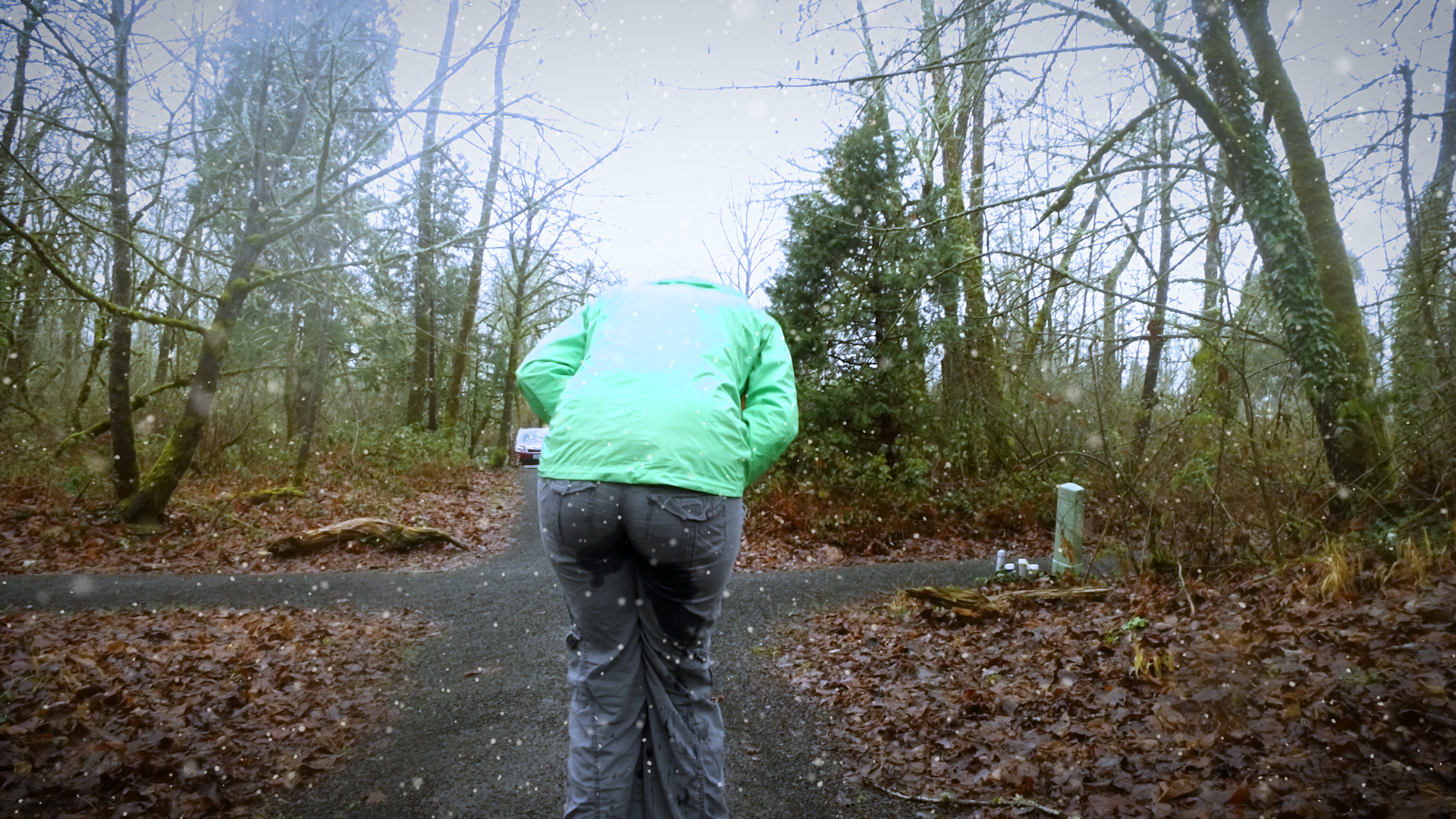 vid_902 Peeing her pants in a snow storm.