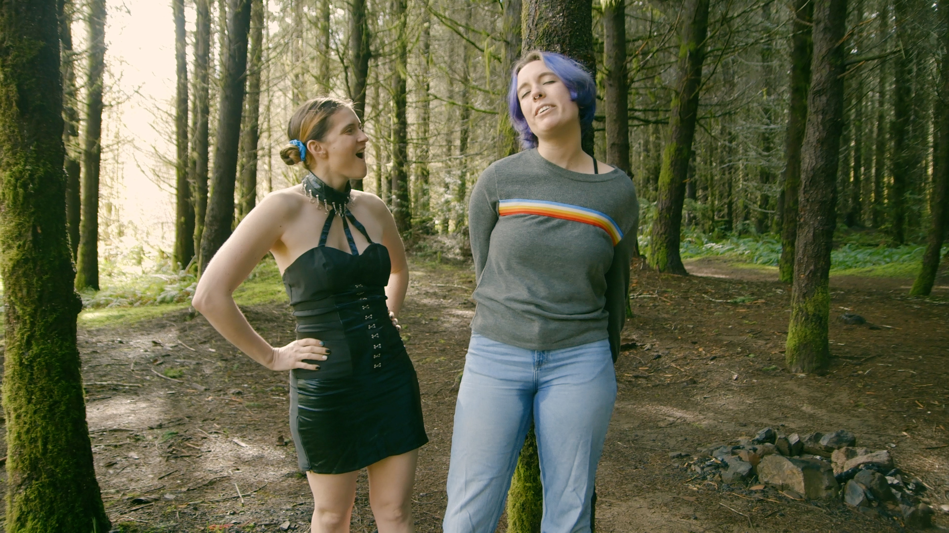 vid_912 Sosha laughs as Olivia pees in her jeans.